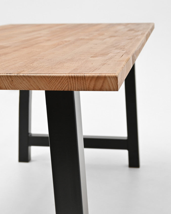 Mesa de comedor Cuint